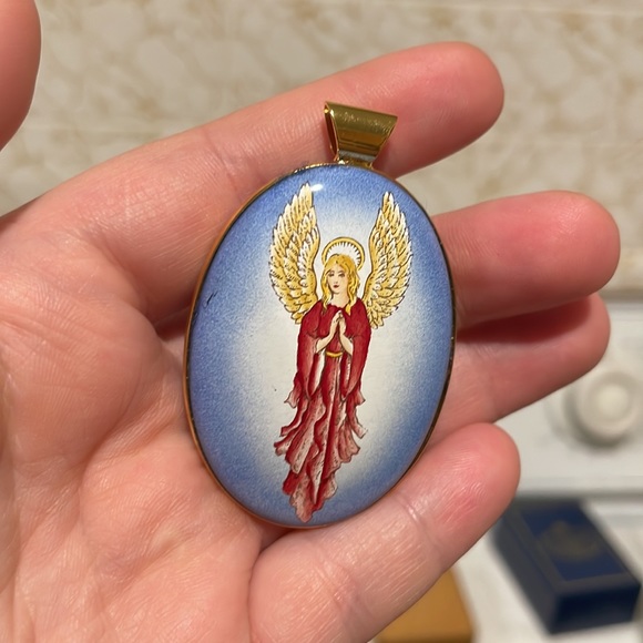 Halcyon Days Enamels Angel pendant - Picture 2 of 5